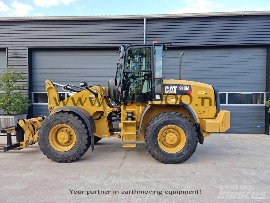 CAT 918 M Gumikerekes homlokrakodók