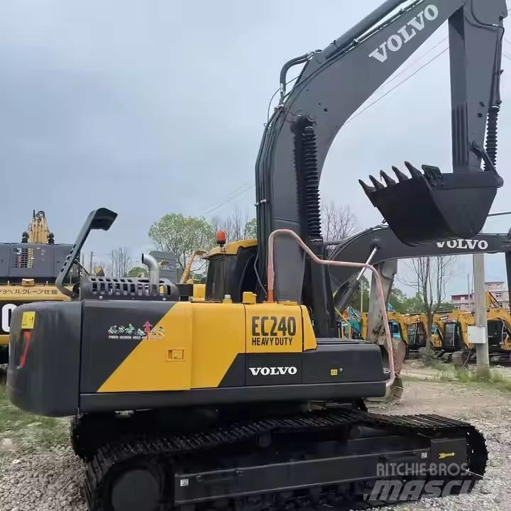 Volvo EC240D Lánctalpas kotrók