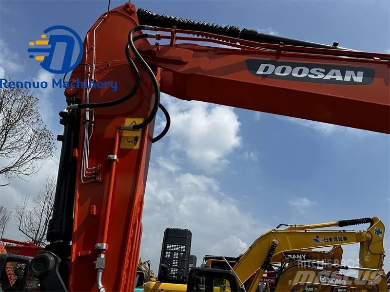 Doosan DX 225 LC-9C Lánctalpas kotrók