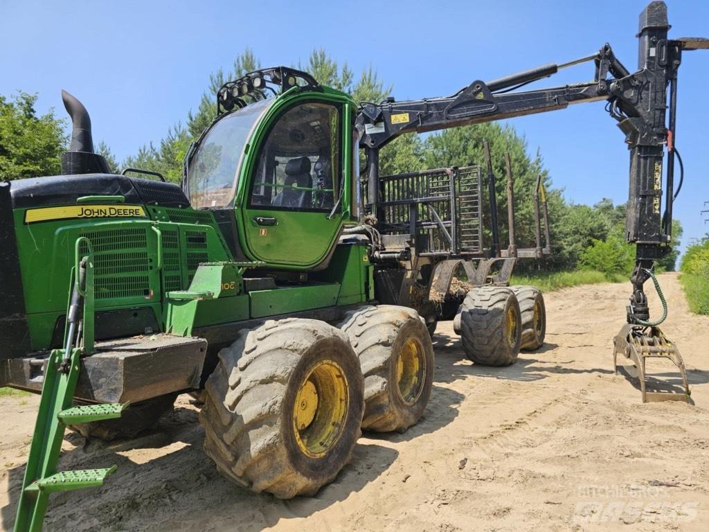 John Deere 1210 G Betakarítók