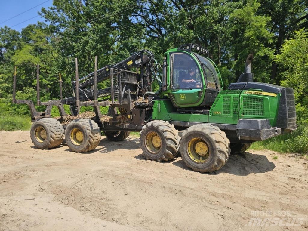 John Deere 1210 G Betakarítók