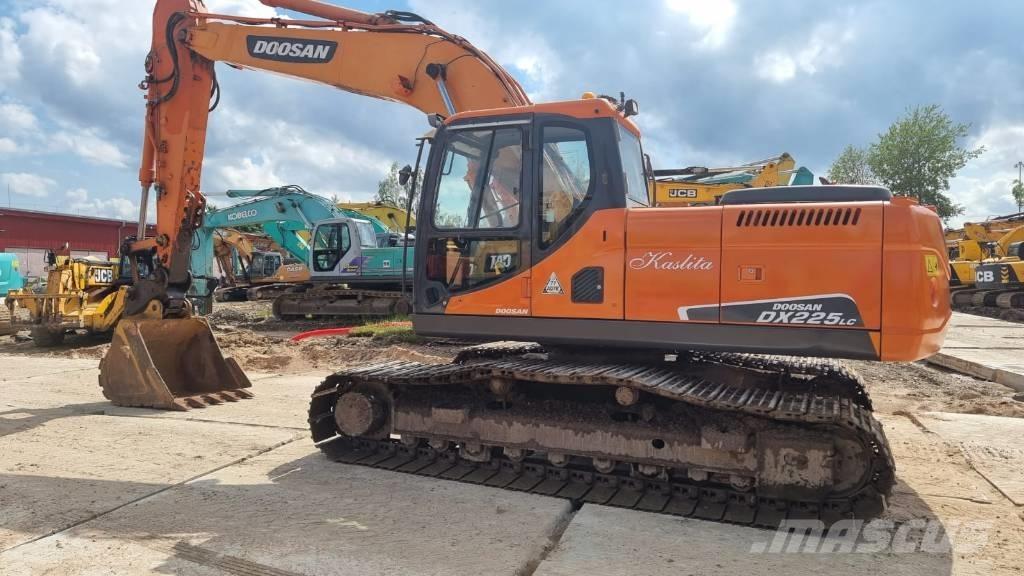 Doosan DX 225 LC Lánctalpas kotrók