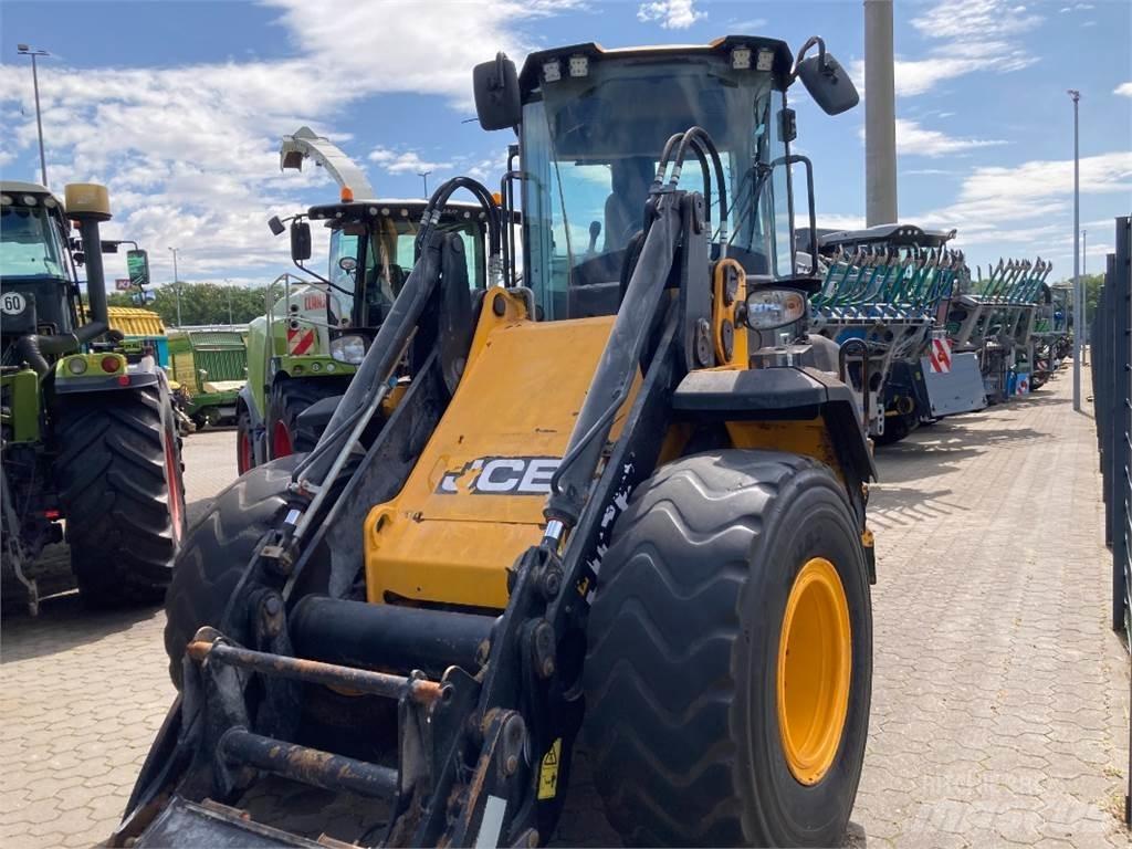 JCB 427 HT Gumikerekes homlokrakodók