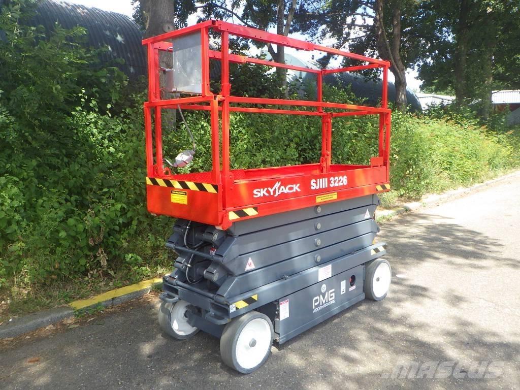 SkyJack SJ3226 Ollós emelők