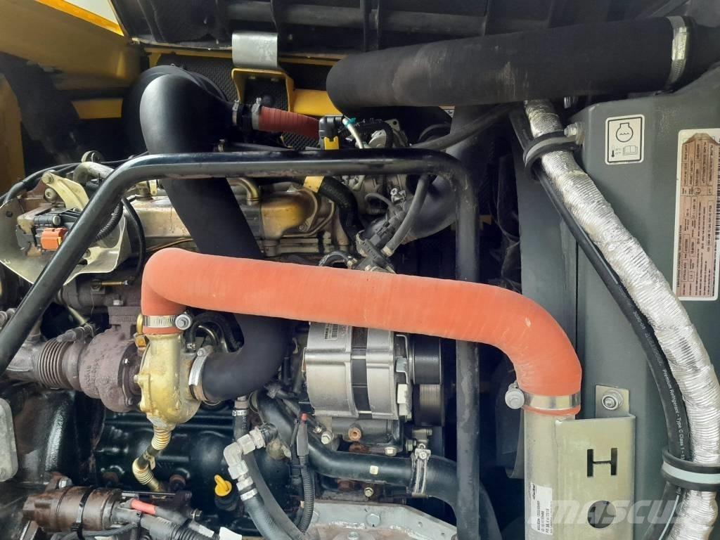 Wacker Neuson EW100 Gumikerekes kotrók