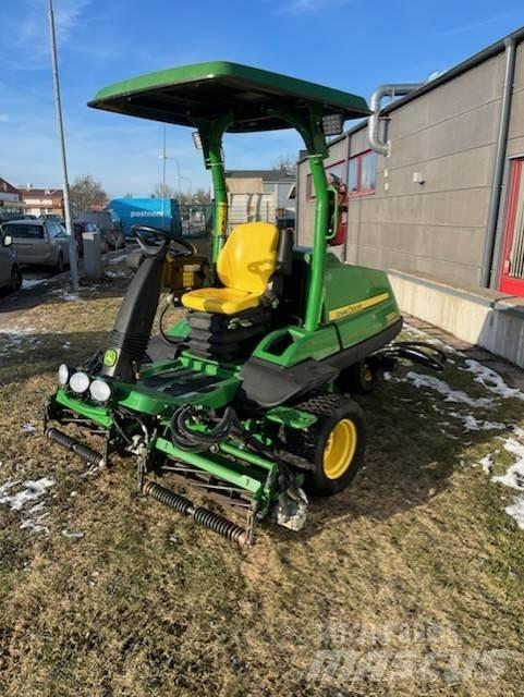 John Deere 7200 A Golfpálya fűnyírók
