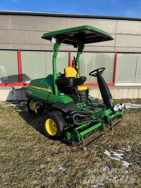 John Deere 7200 A Golfpálya fűnyírók