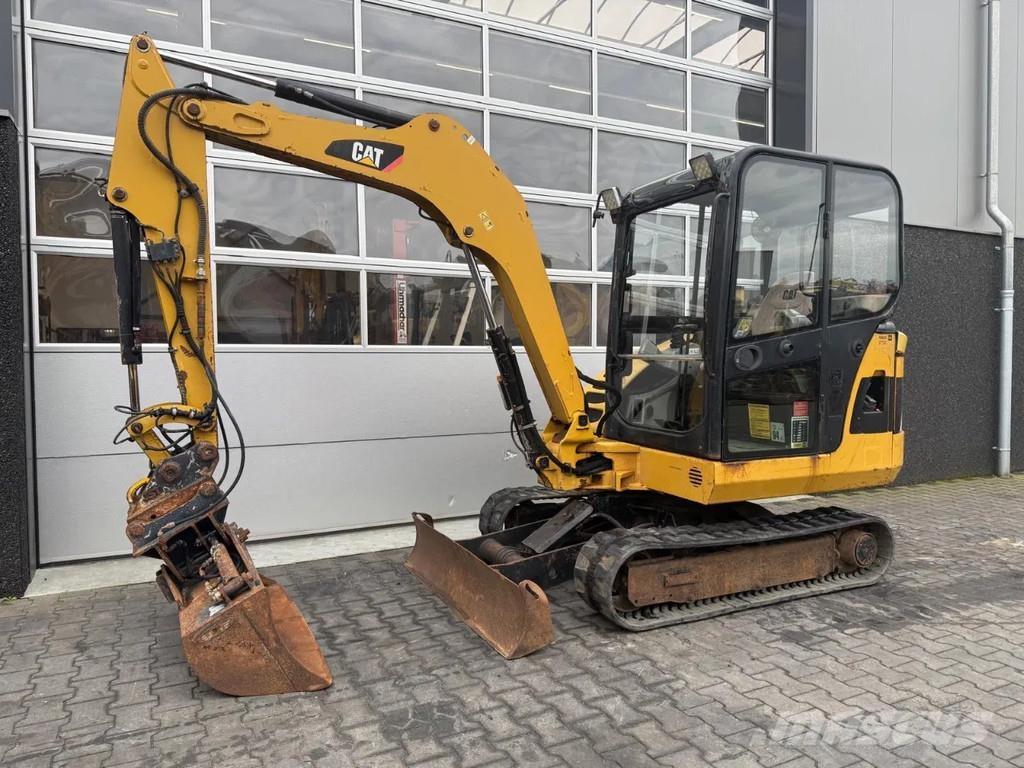CAT 302.5C Mini kotrók < 7t