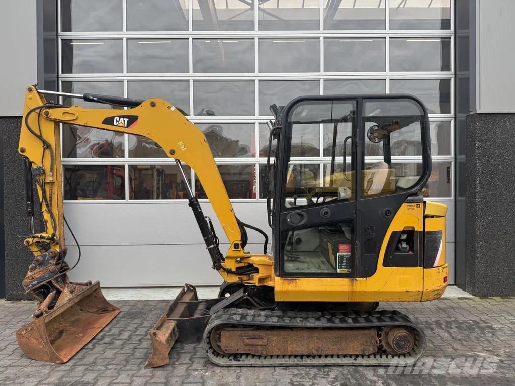 CAT 302.5C Mini kotrók < 7t