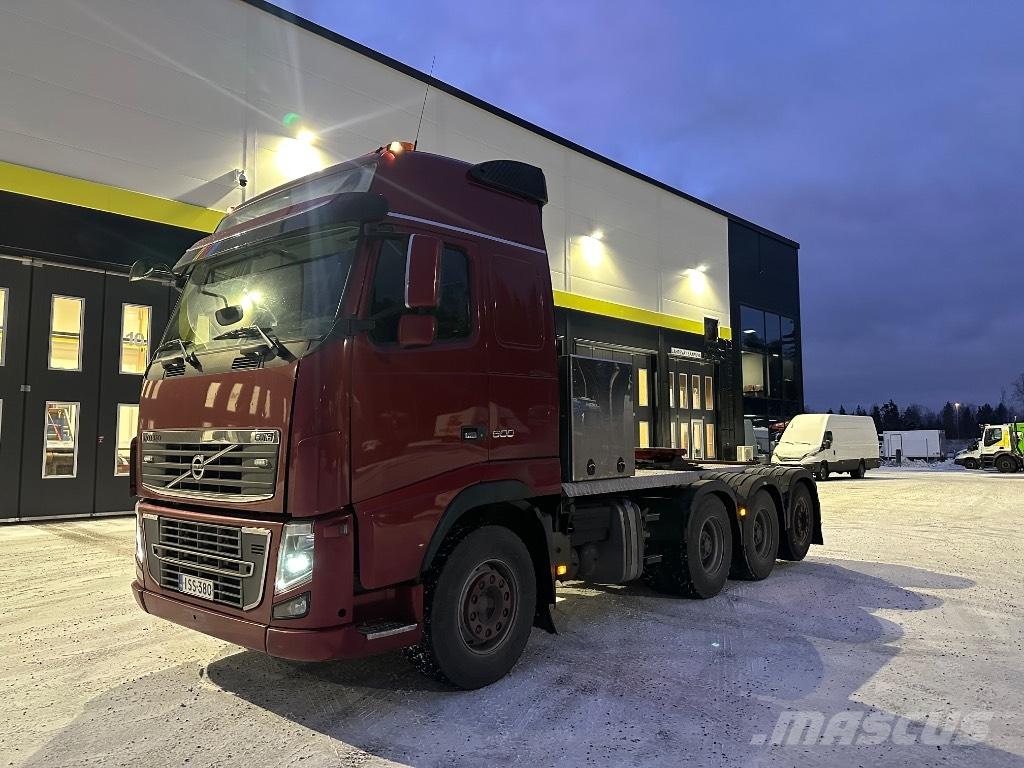 Volvo FH16 600 8x4*4 Nyergesvontatók