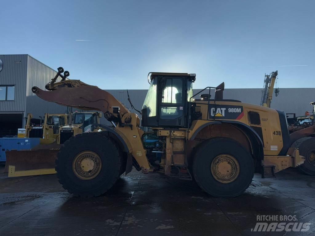CAT 980M Gumikerekes homlokrakodók