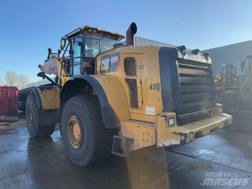 CAT 980M Gumikerekes homlokrakodók