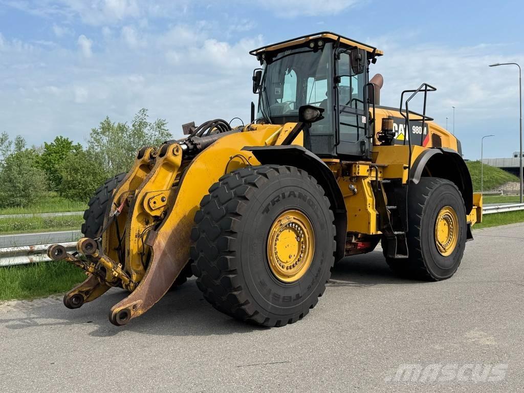 CAT 980M Gumikerekes homlokrakodók