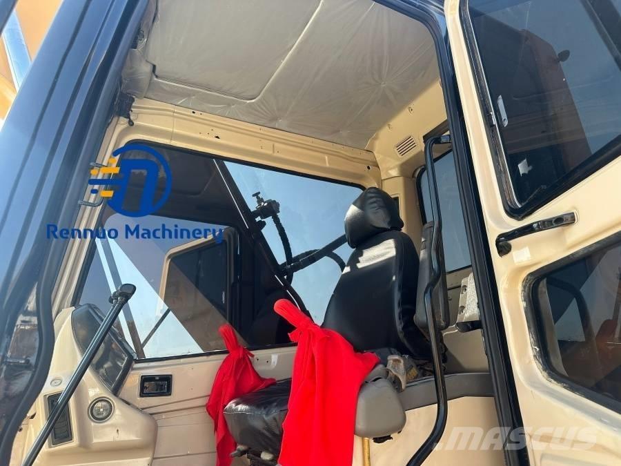 CAT 320 B L Lánctalpas kotrók