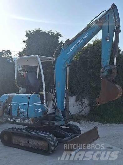 Messersi M28 Mini kotrók < 7t