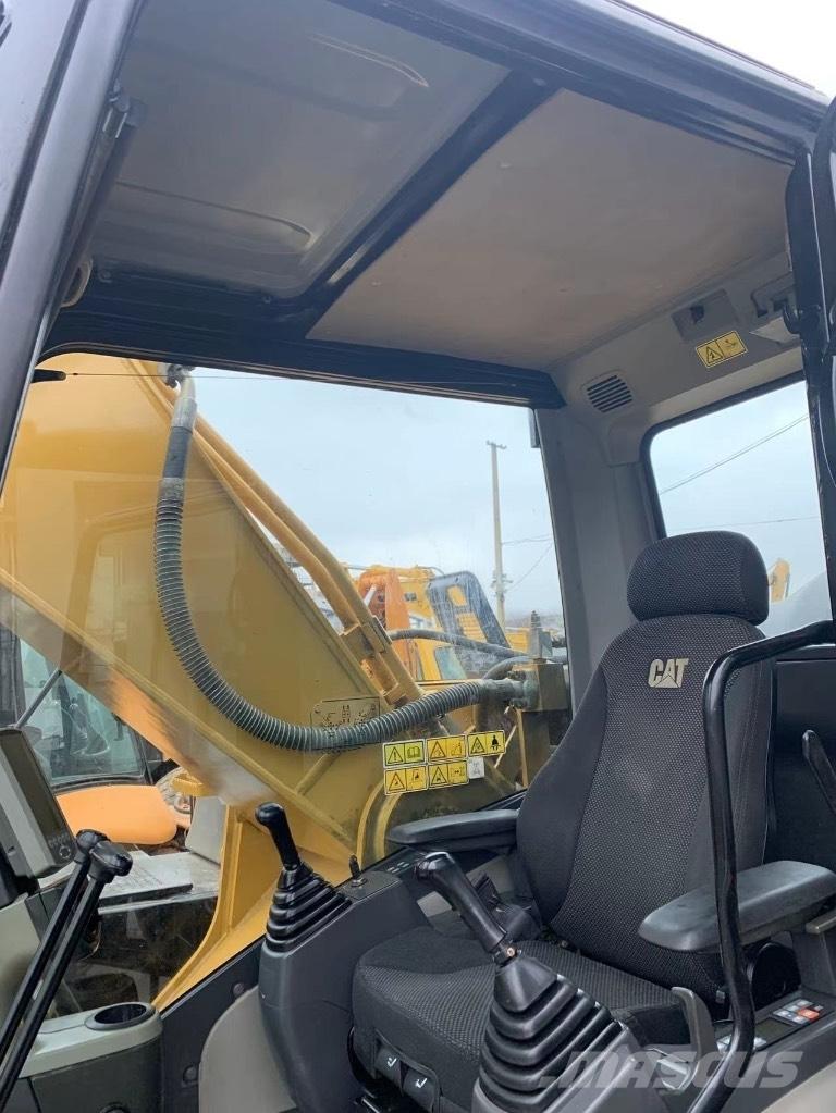 CAT 330 D2L Lánctalpas kotrók