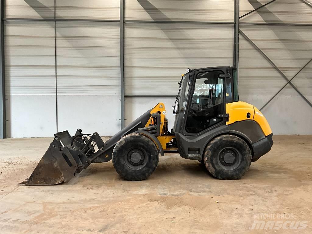 Mecalac AX 850 Gumikerekes homlokrakodók