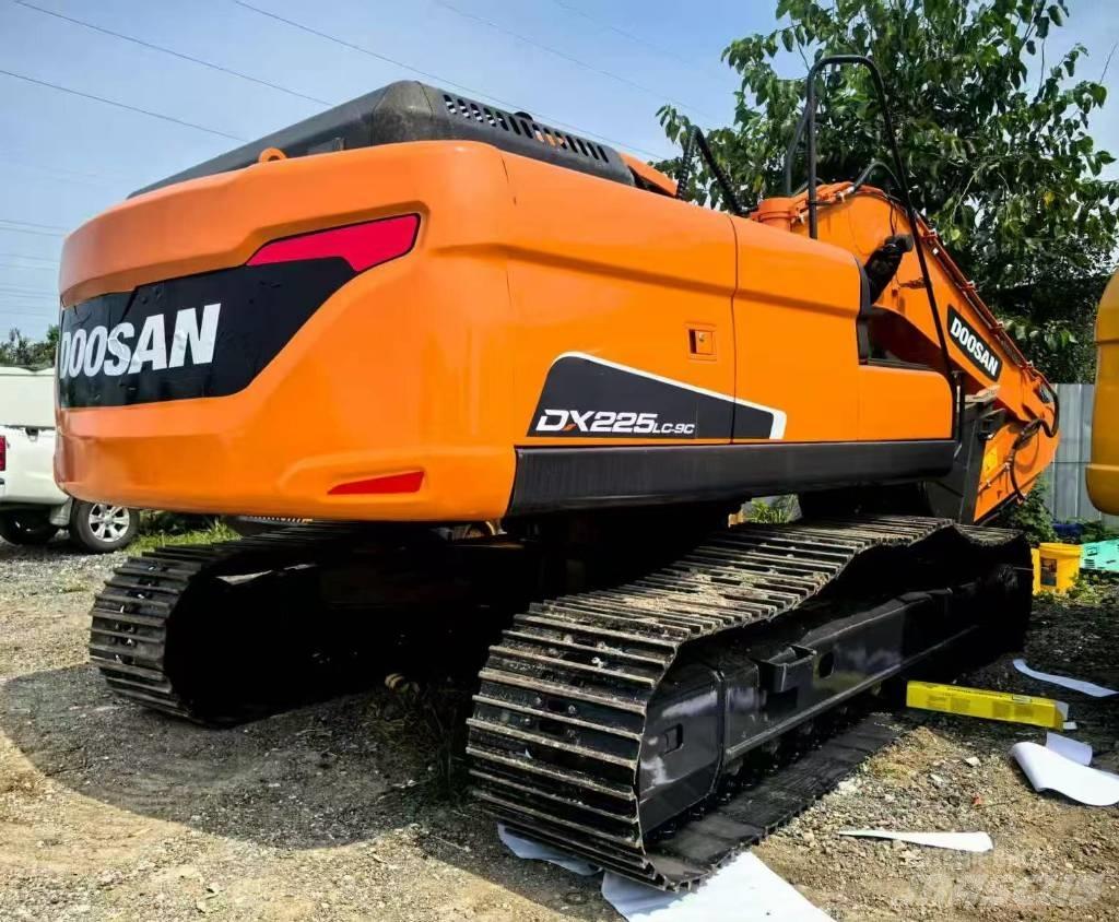 Doosan DX 225 LC Lánctalpas kotrók