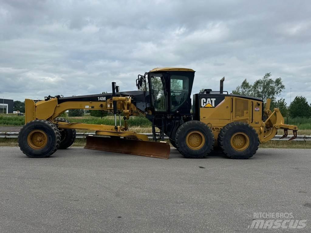 CAT 14M Gréderek