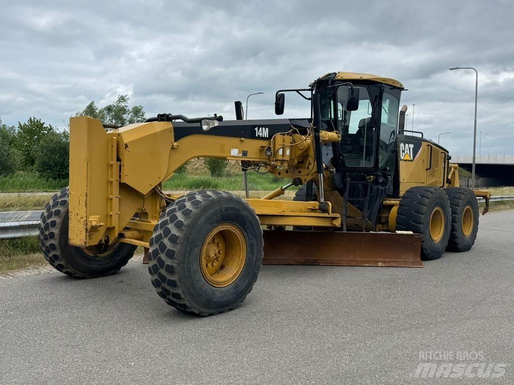 CAT 14M Gréderek