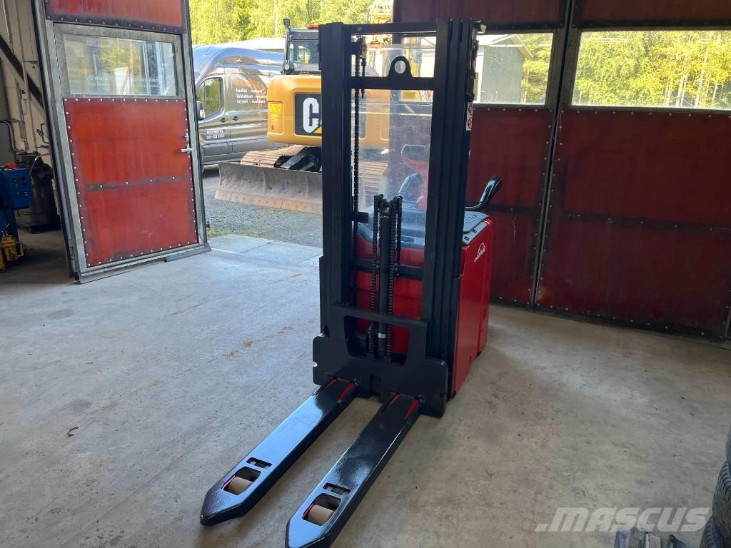 Linde D 14 AP Elektromos gyalogkíséretű targoncák