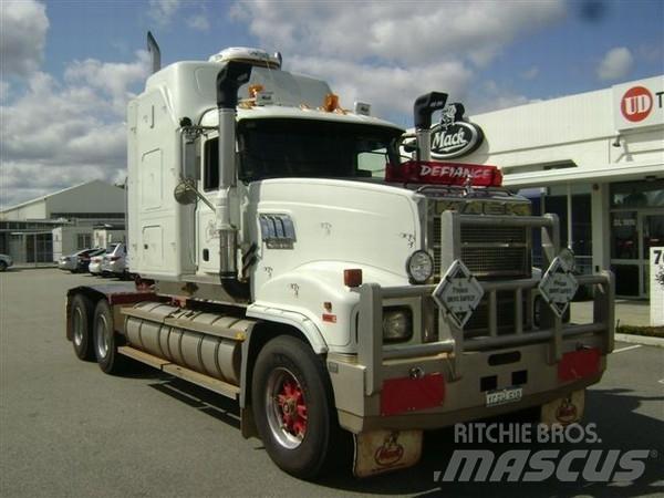 Mack Superliner Nyergesvontatók
