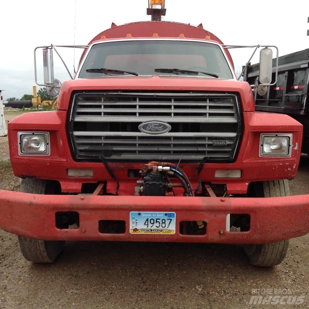 Ford F 700 Betonkeverők/Betonpumpák