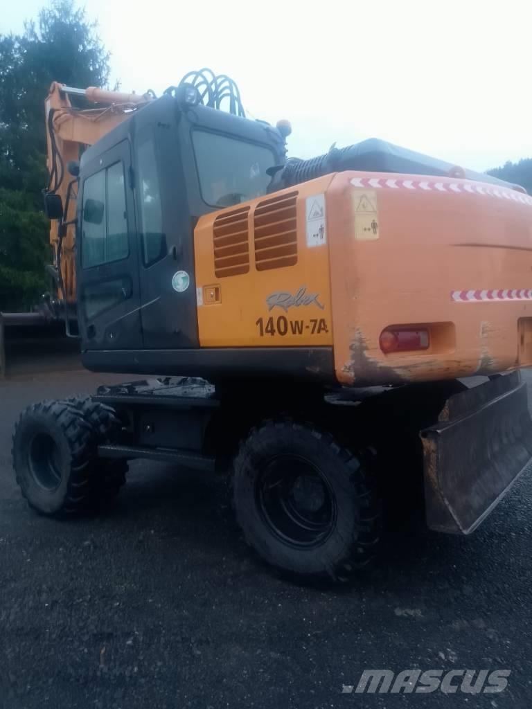 Hyundai 140W-7A Gumikerekes kotrók