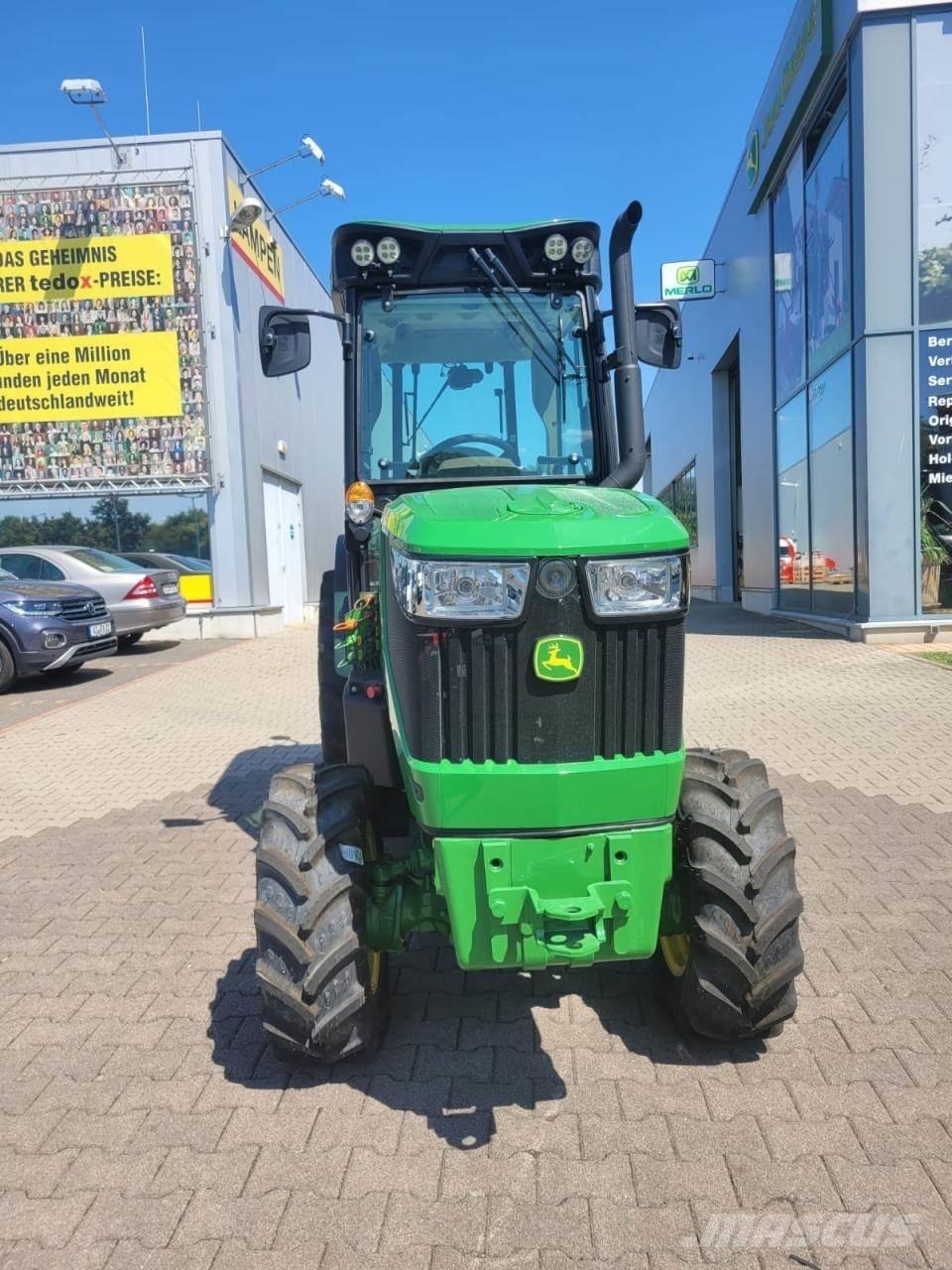 John Deere 5105GV Traktorok