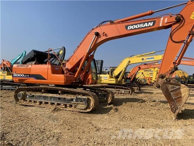 Doosan DH300 Lánctalpas kotrók
