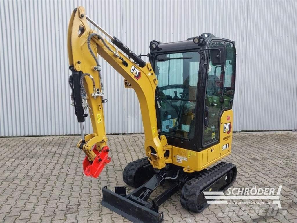 CAT 301.6 Gumikerekes kotrók