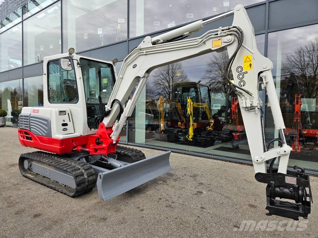 Takeuchi TB 235 Mini kotrók < 7t