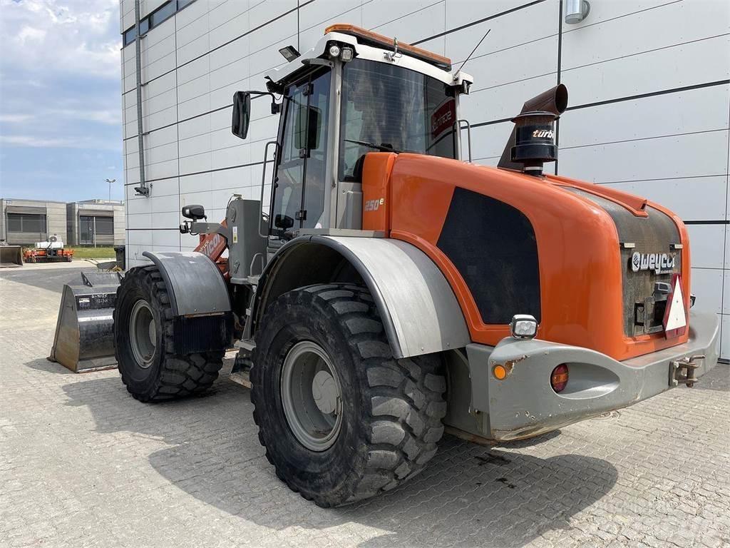 Weycor AR250E Gumikerekes homlokrakodók