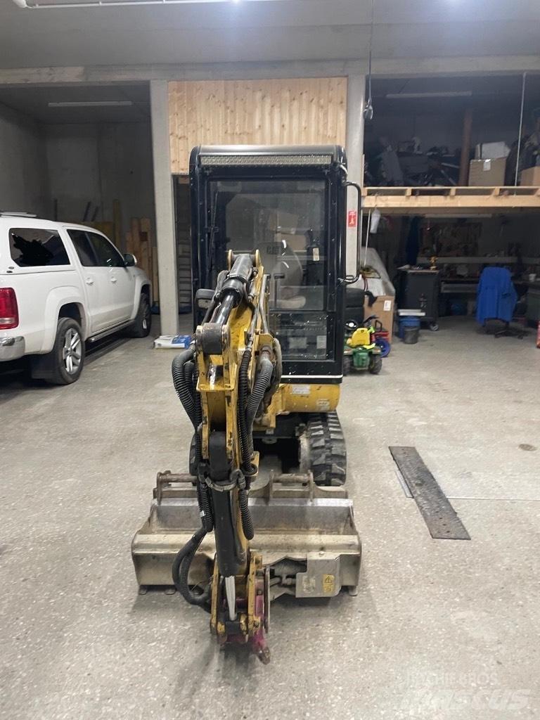 CAT 301.5 Mini kotrók < 7t