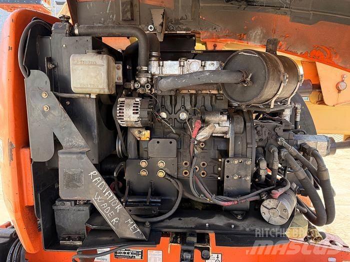 JLG 450AJ Karos emelők