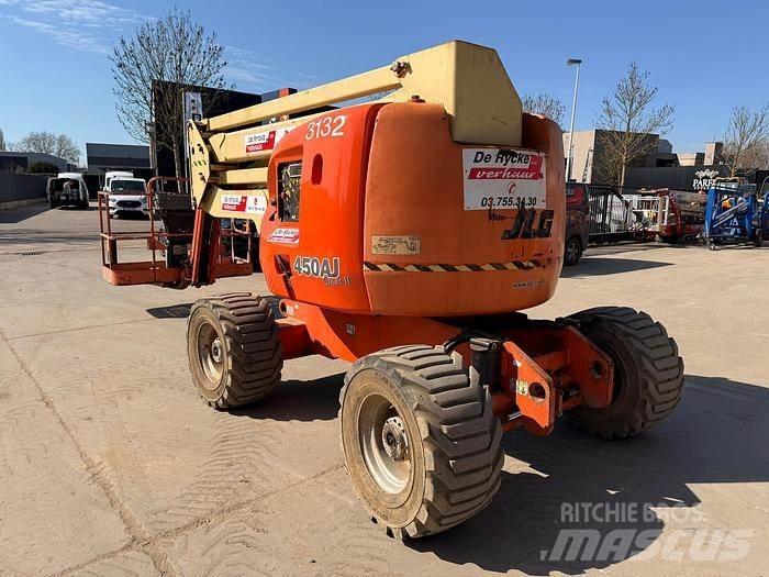 JLG 450AJ Karos emelők