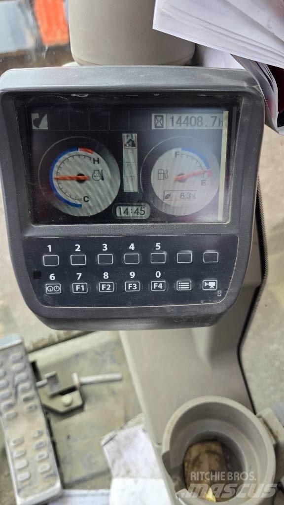 Hitachi ZX225USRLC-3 Lánctalpas kotrók
