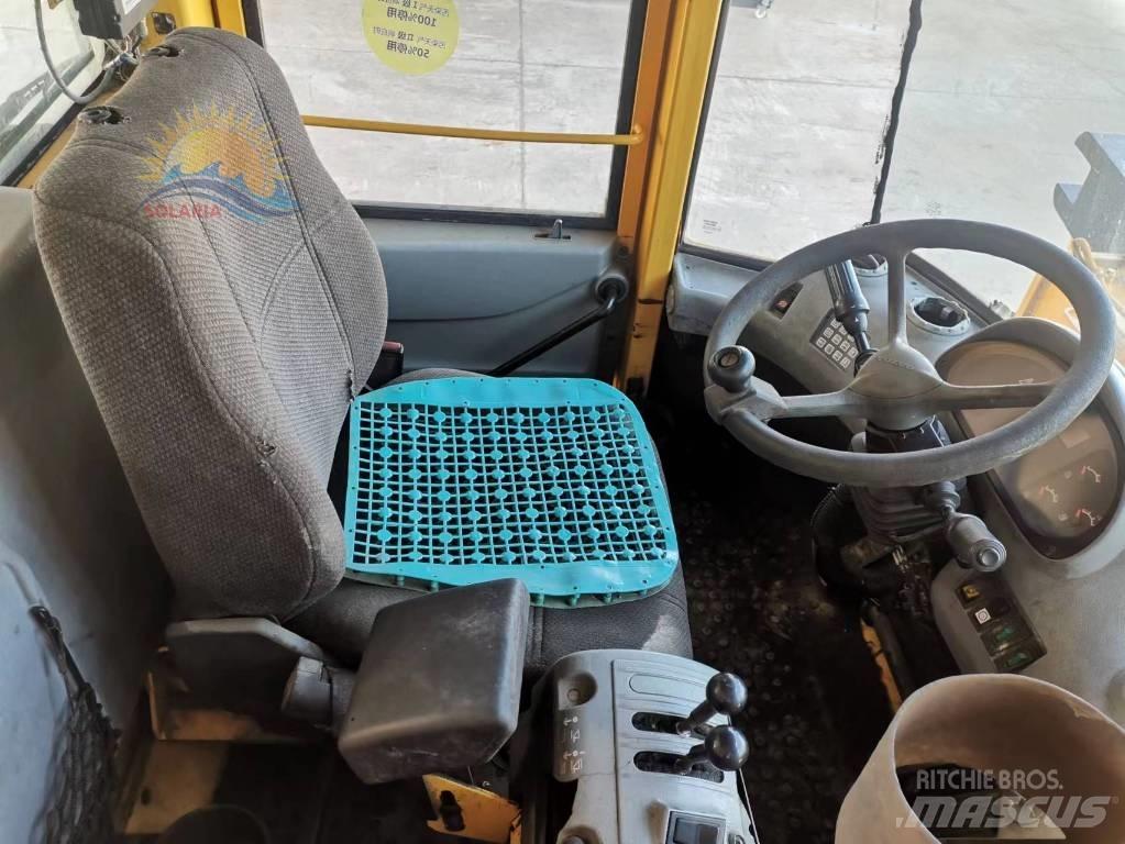 Volvo L 120 E Gumikerekes homlokrakodók