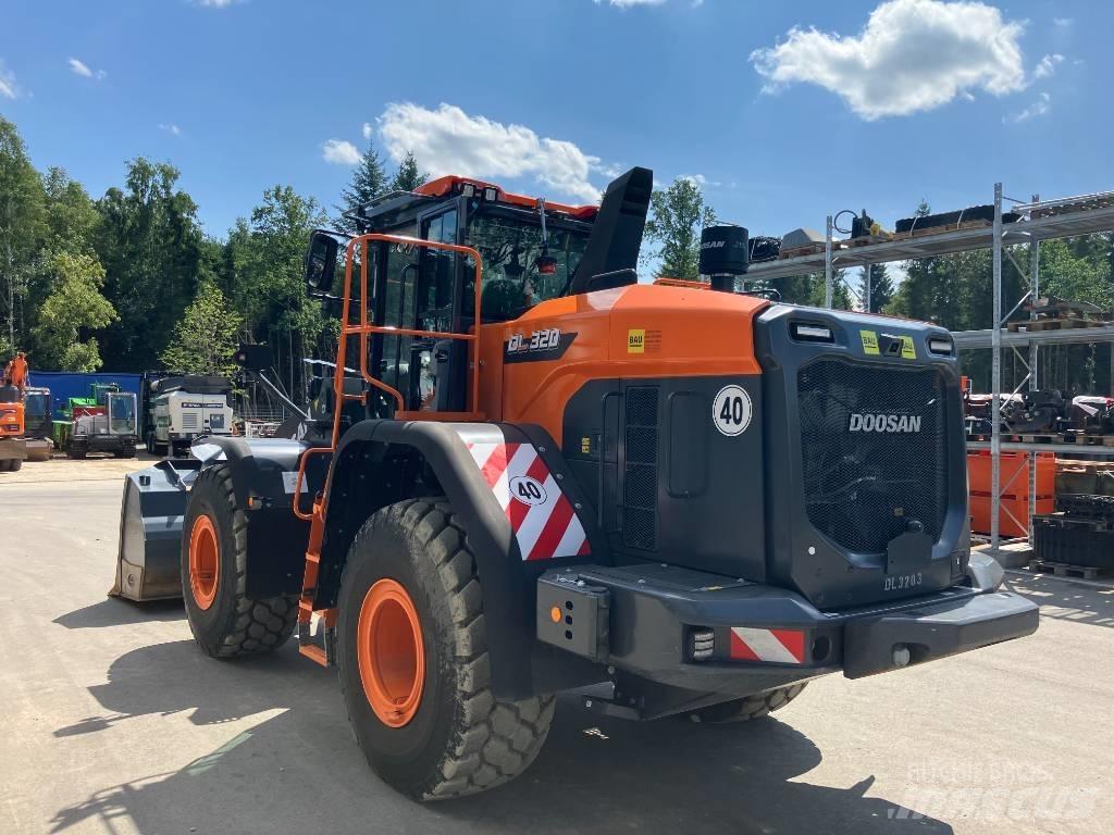 Doosan DL 320-7 Gumikerekes homlokrakodók