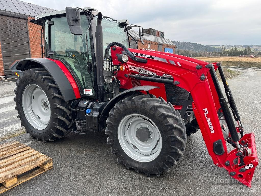Massey Ferguson 5713 Traktorok