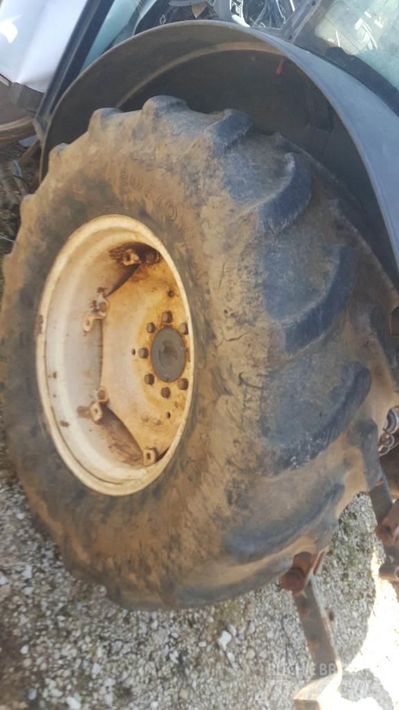  Pneus 420/70R24 Gumiabroncsok, kerekek és felnik