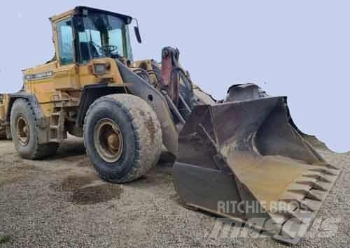 Volvo L 120 C Gumikerekes homlokrakodók