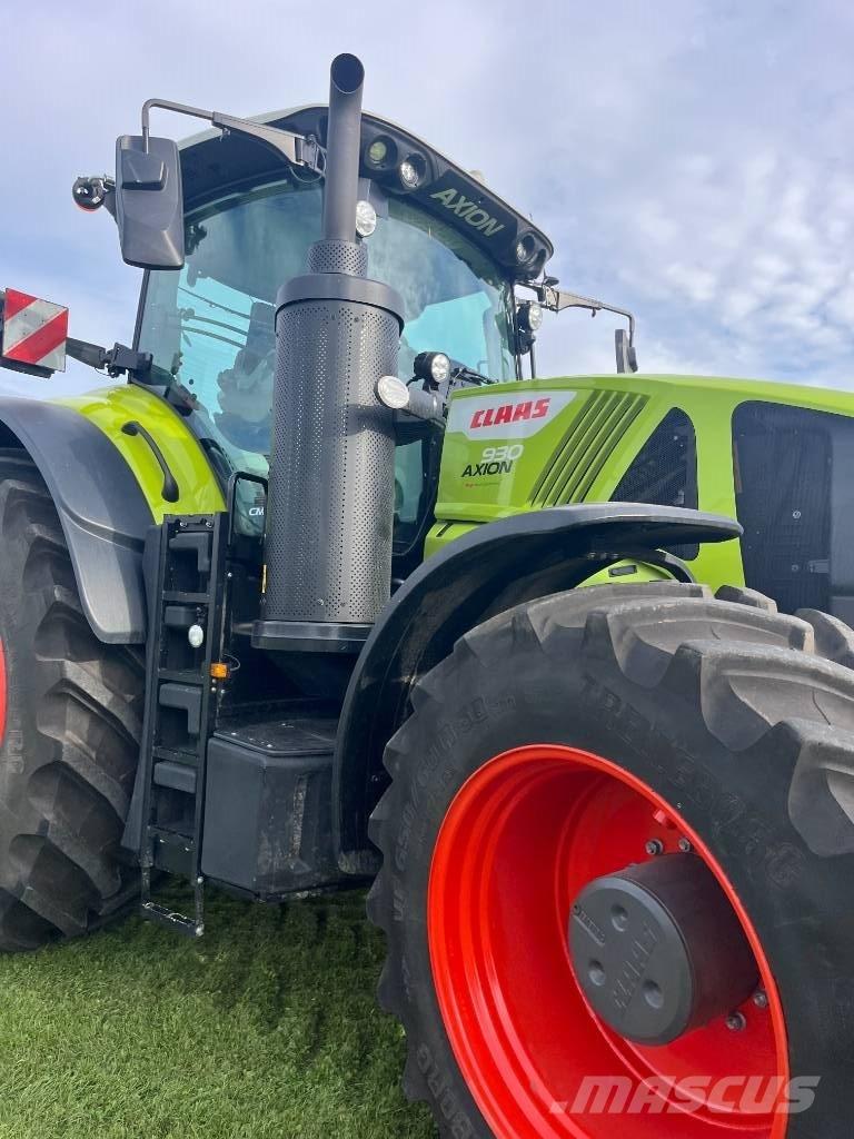 CLAAS AXIO 930 Traktorok