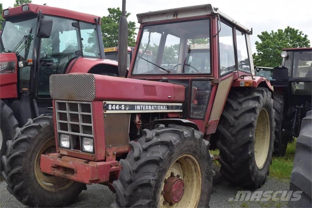 Case IH 844 A/S Traktorok