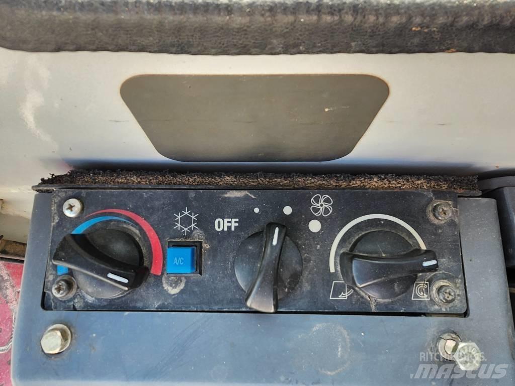 Takeuchi TB 180 FR Lánctalpas kotrók