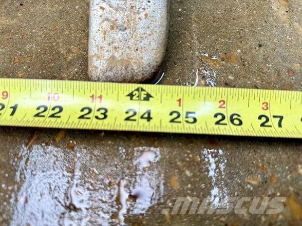 Bobcat E60 Lánctalpas kotrók