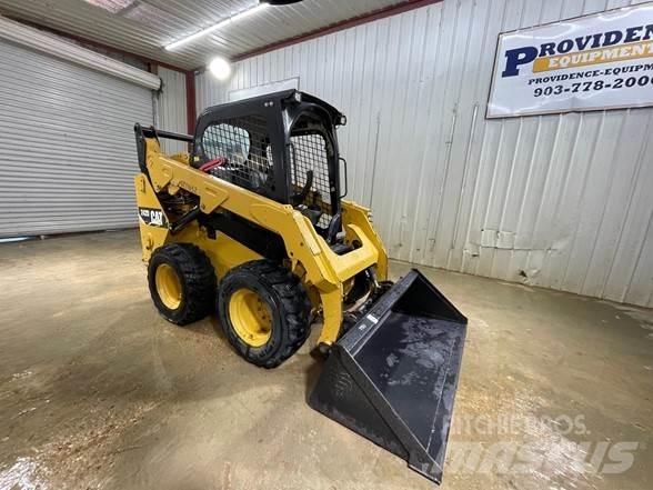 CAT 242D Kompaktrakodók