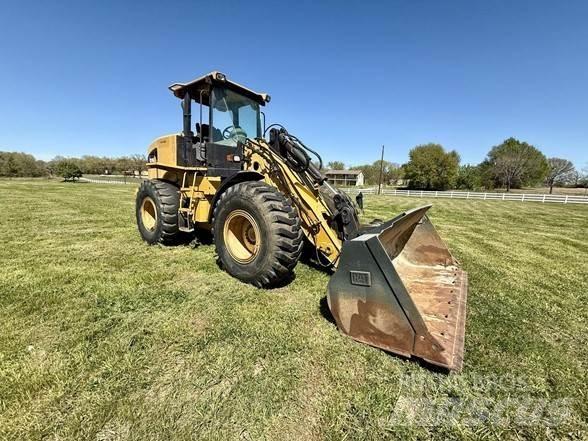 CAT 924G Gumikerekes homlokrakodók