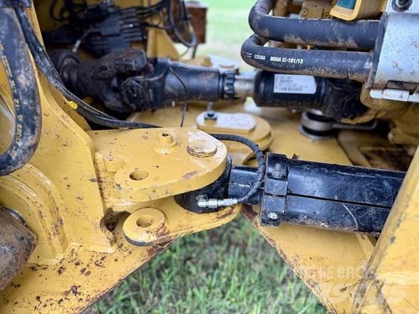 CAT 938M Gumikerekes homlokrakodók