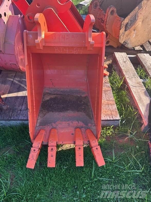 Kubota BT4584 Kanalak